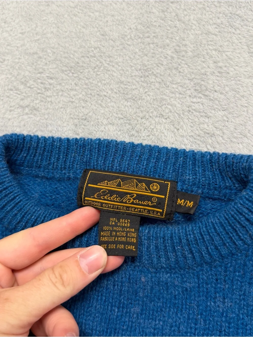 Vintage 90s Eddie Bauer 100% Wool Sweater Mens M Blue Crewneck Hong Kong